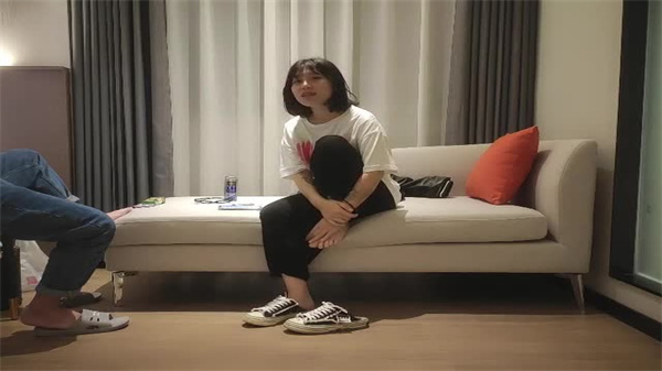 清純臉蛋脫衣竟渾身紋身！後入狂抽猛插高潮表情一覽無遺