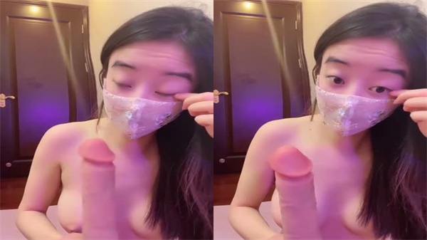 爆乳肥臀骚货掰开湿穴求操，假屌猛干近拍狂喷淫水！淫声浪语互动撩爆你的心！